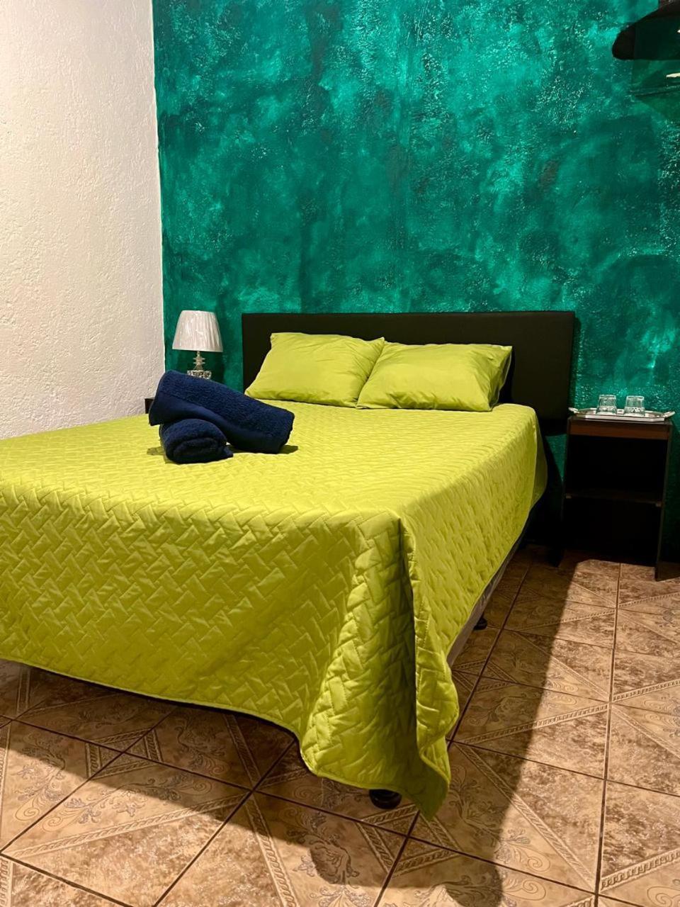 Wonderland Hostel Antigua Exteriör bild
