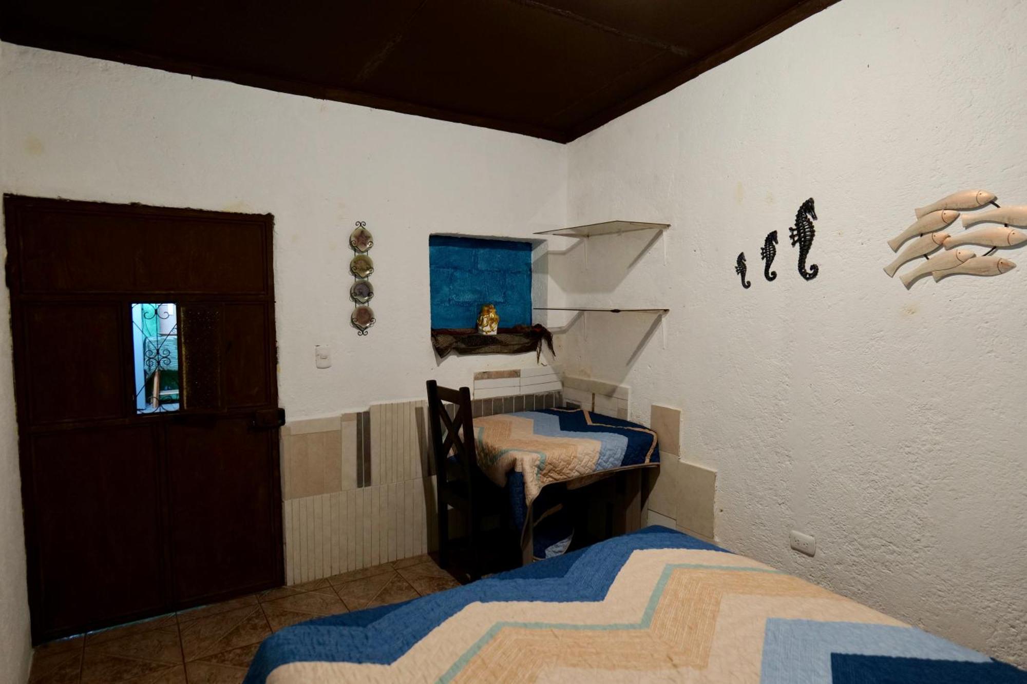 Wonderland Hostel Antigua Exteriör bild